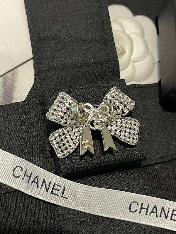 Chanel Brooch 06yxs64